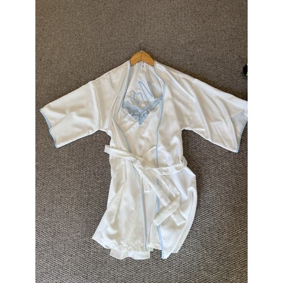 Lilac + London Bridal Satin Chemise & Robe Set XS “Mrs.” White Blue Lace Wedding - Picture 7 of 11